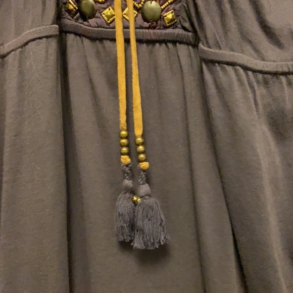 Francesca’s Medium Purple Deep V Embellished Top: 4071 - Picture 5 of 11